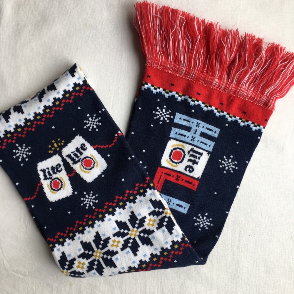 Miller Time Scarf Lite Beer Cans Holly Winter Limited Edition new nwot Christmas